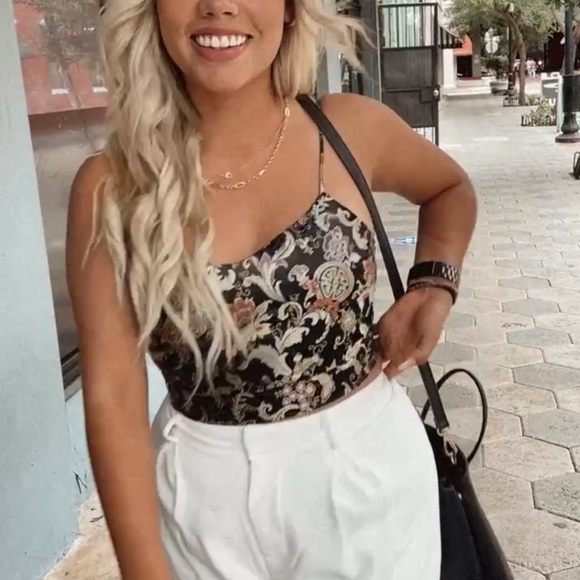 Crop top black with designs - Picture 2 of 5